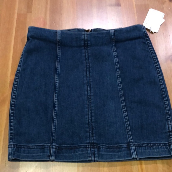 Free People stretchy dark blue denim mini paneled zipper skirt - Picture 5 of 13